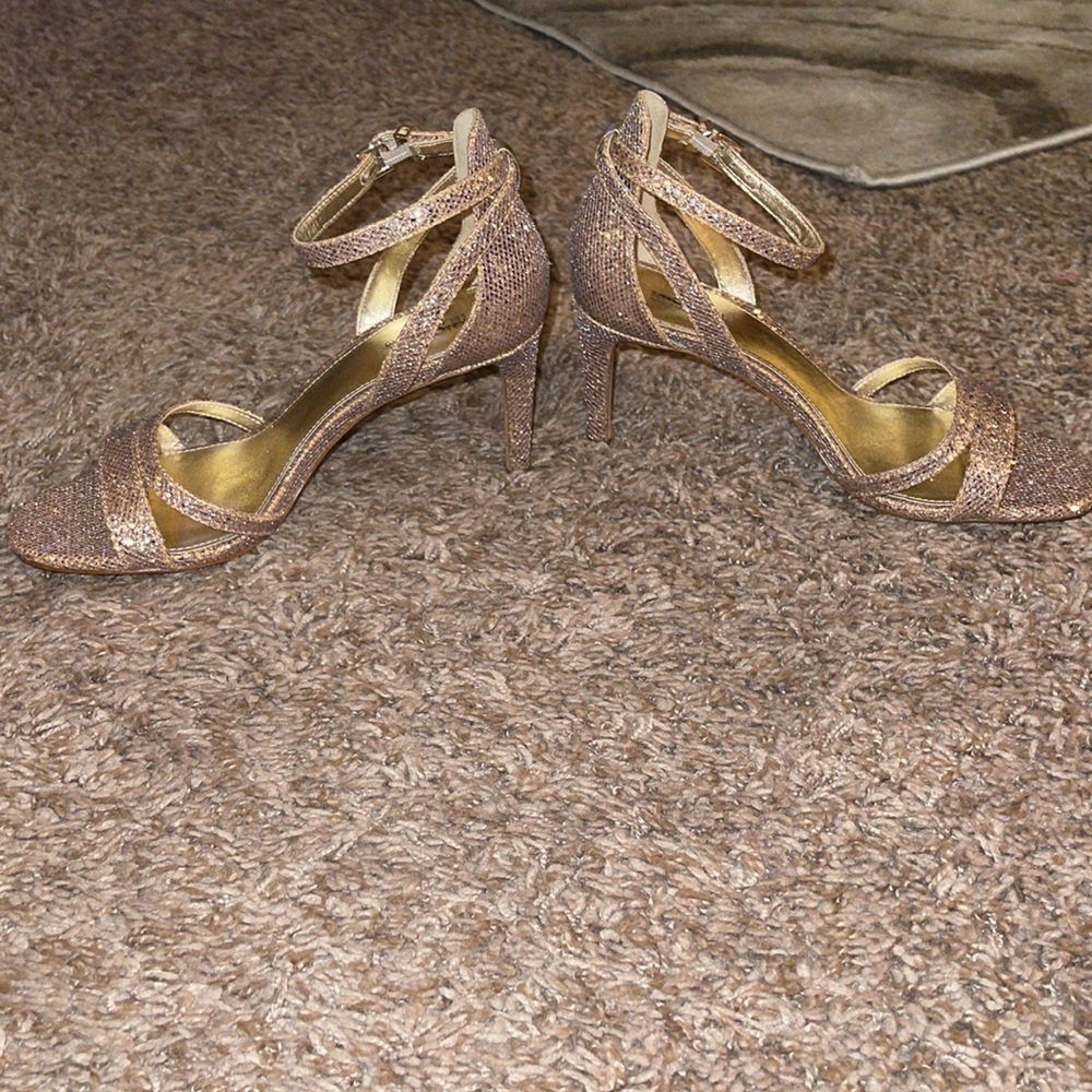 ‼️New MICHAEL KORS heels‼️ - Picture 3 of 6